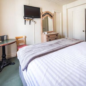 Camera standard con letto king size